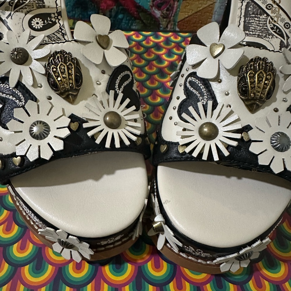Kurt Geiger Black and White Floral Sandals - Picture 2 of 5